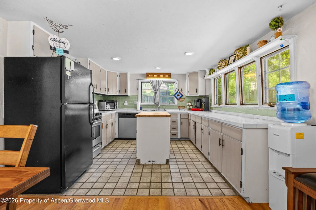 12 of 31 - 710 Cowdin Drive, Glenwood Springs, CO