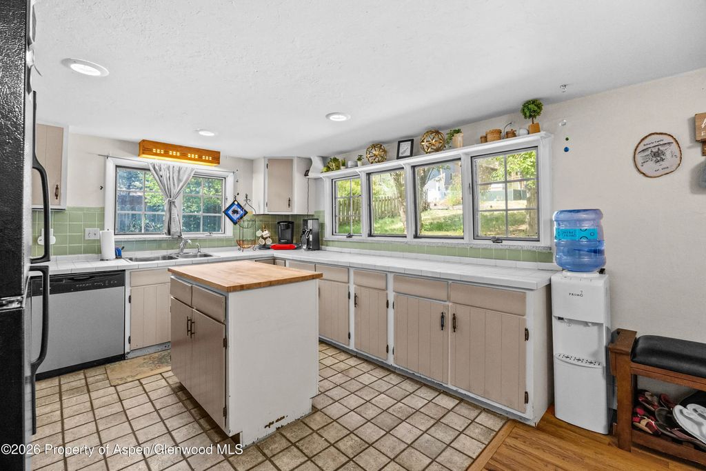 14 of 31 - 710 Cowdin Drive, Glenwood Springs, CO