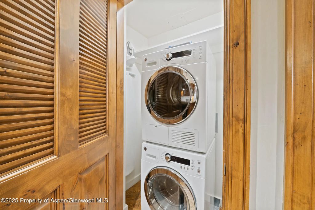 24 of 29 - 415 E Dean St., Unit 20, Week 27, Aspen, CO