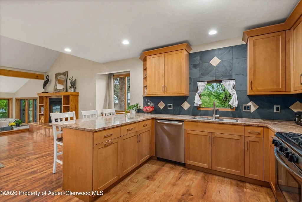 11 of 45 - 33 Mountain Court, Basalt, CO