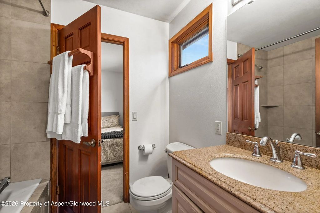 24 of 45 - 33 Mountain Court, Basalt, CO