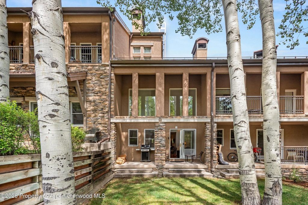 425 Wood Road 6, Snowmass Village