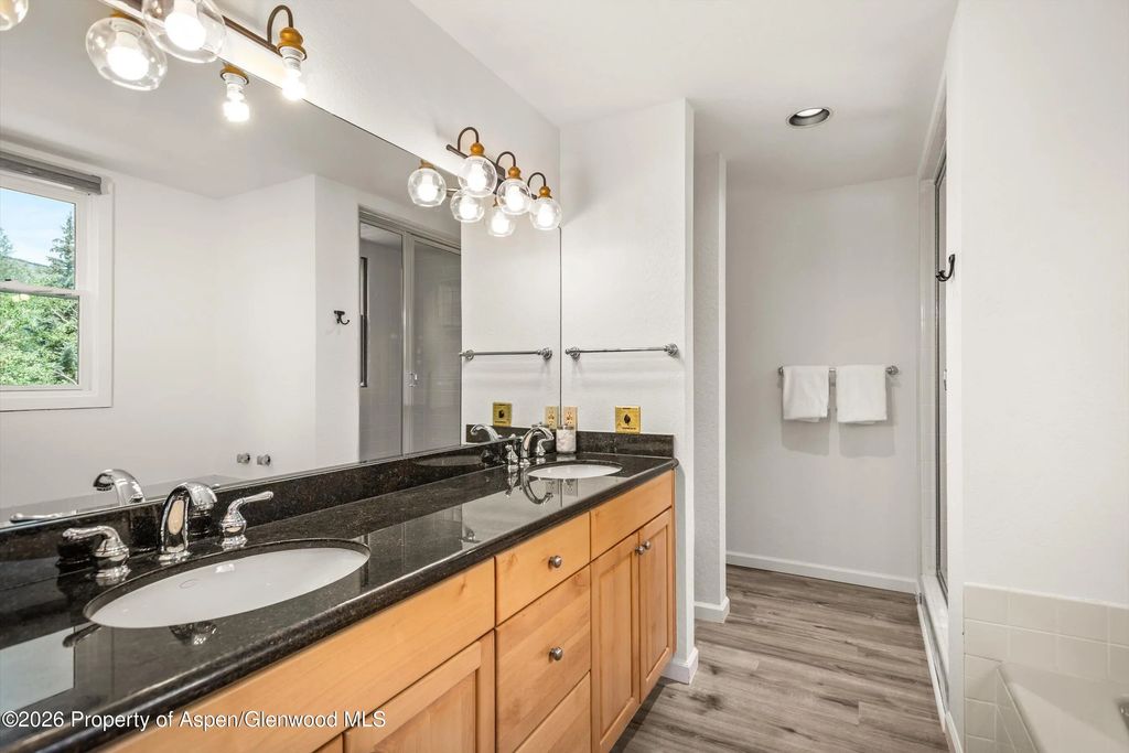10 of 23 - 425 Wood Road 6, Snowmass Village, CO