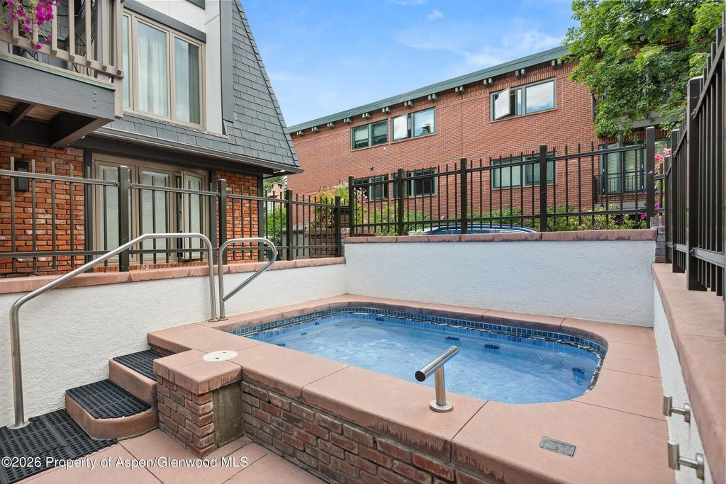 26 of 27 - 731 E Durant Avenue 17, Aspen, CO