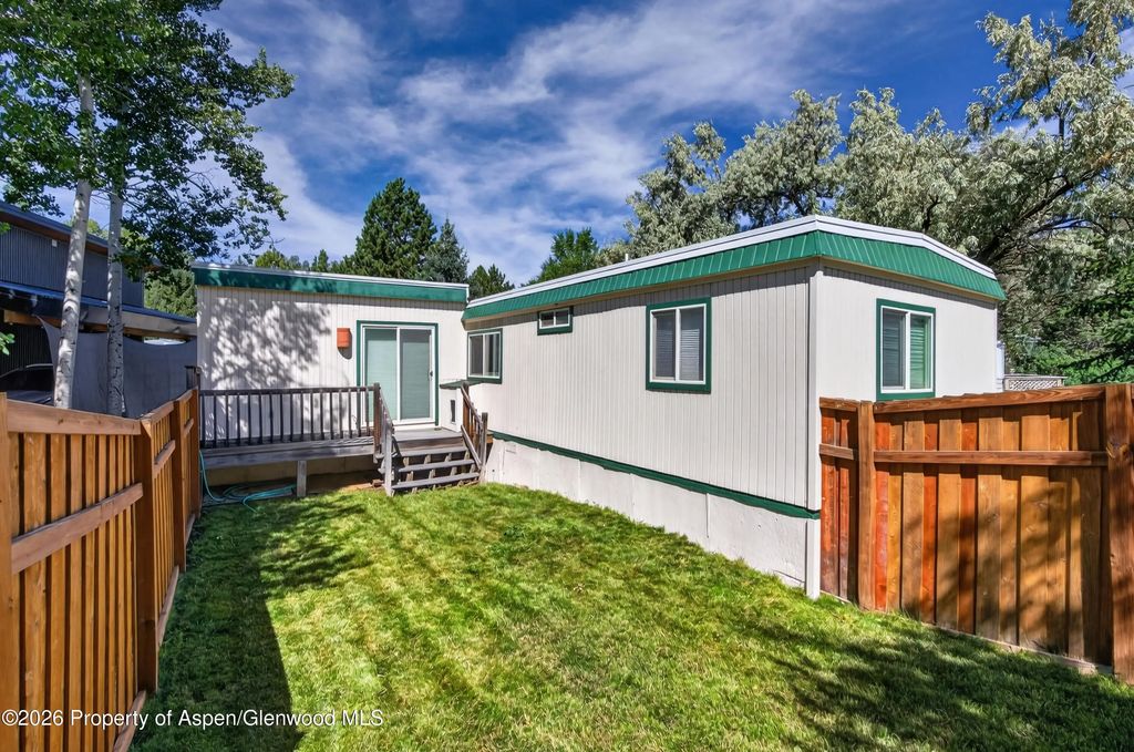49 Grey Wolf, Aspen