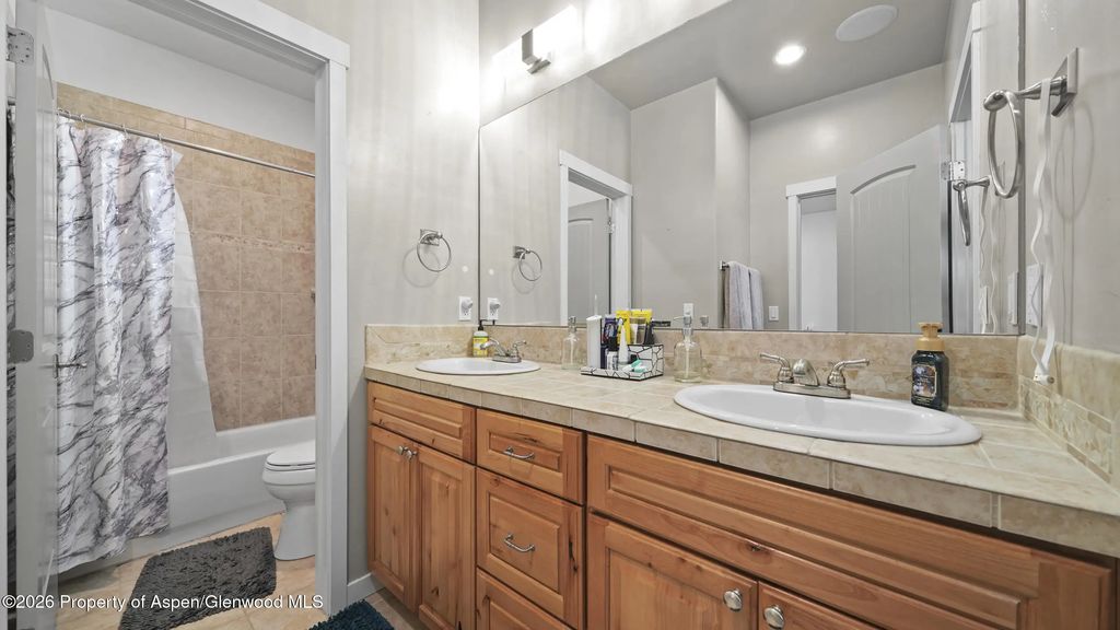 21 of 36 - 302 Silver Mountain Drive, Glenwood Springs, CO
