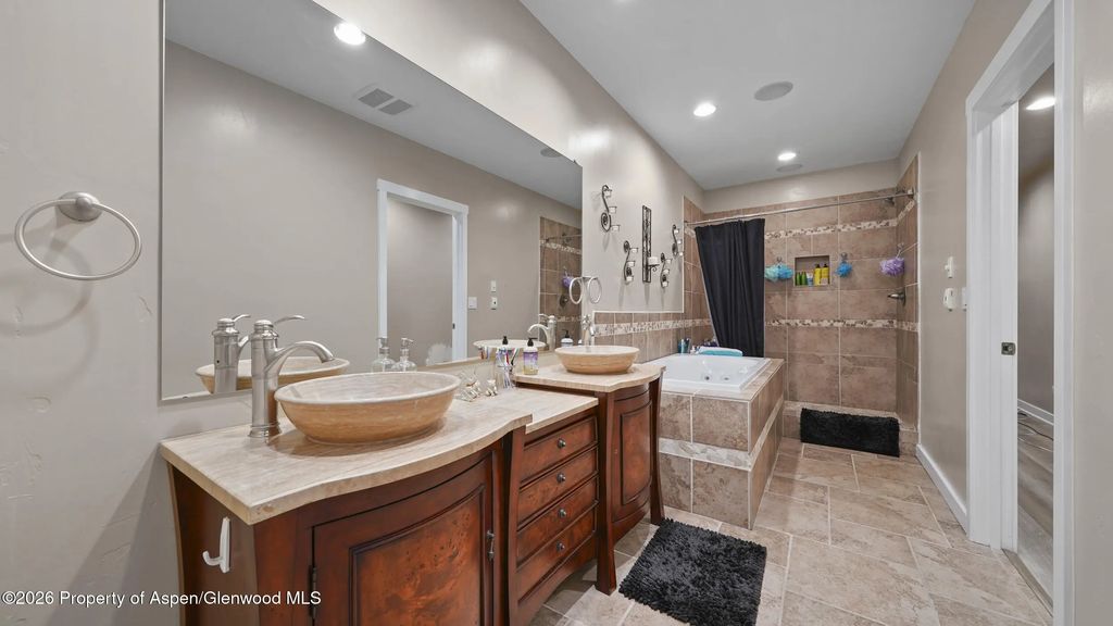 28 of 36 - 302 Silver Mountain Drive, Glenwood Springs, CO