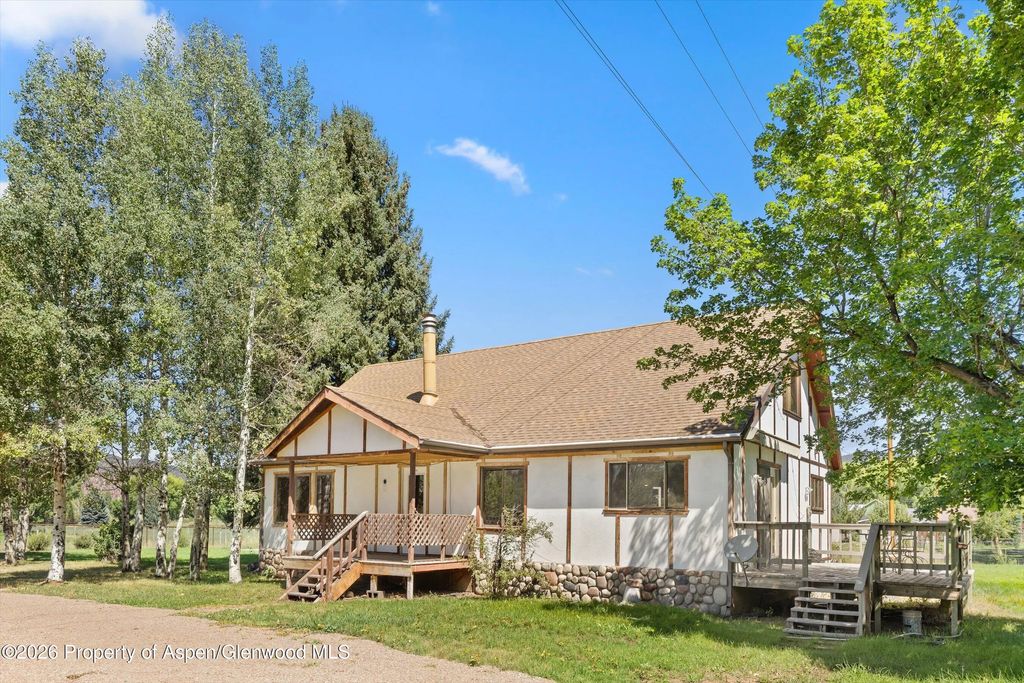 298 Rose Lane, Carbondale
