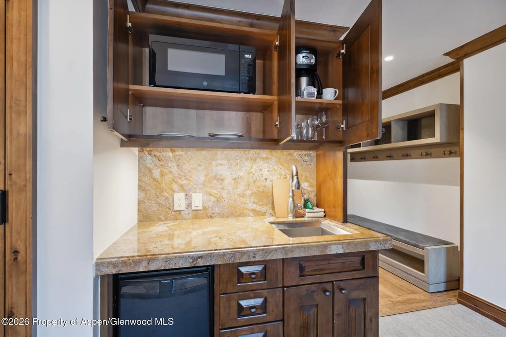 19 of 29 - 415 E Dean St, Unit 12, Week 28, Aspen, CO