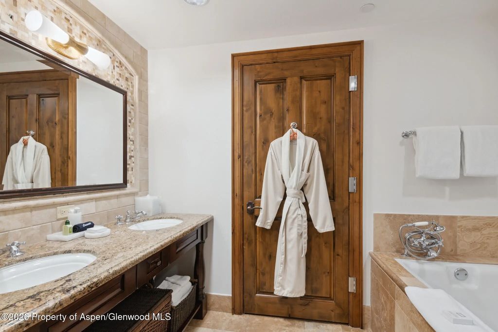 23 of 29 - 415 E Dean St, Unit 12, Week 28, Aspen, CO