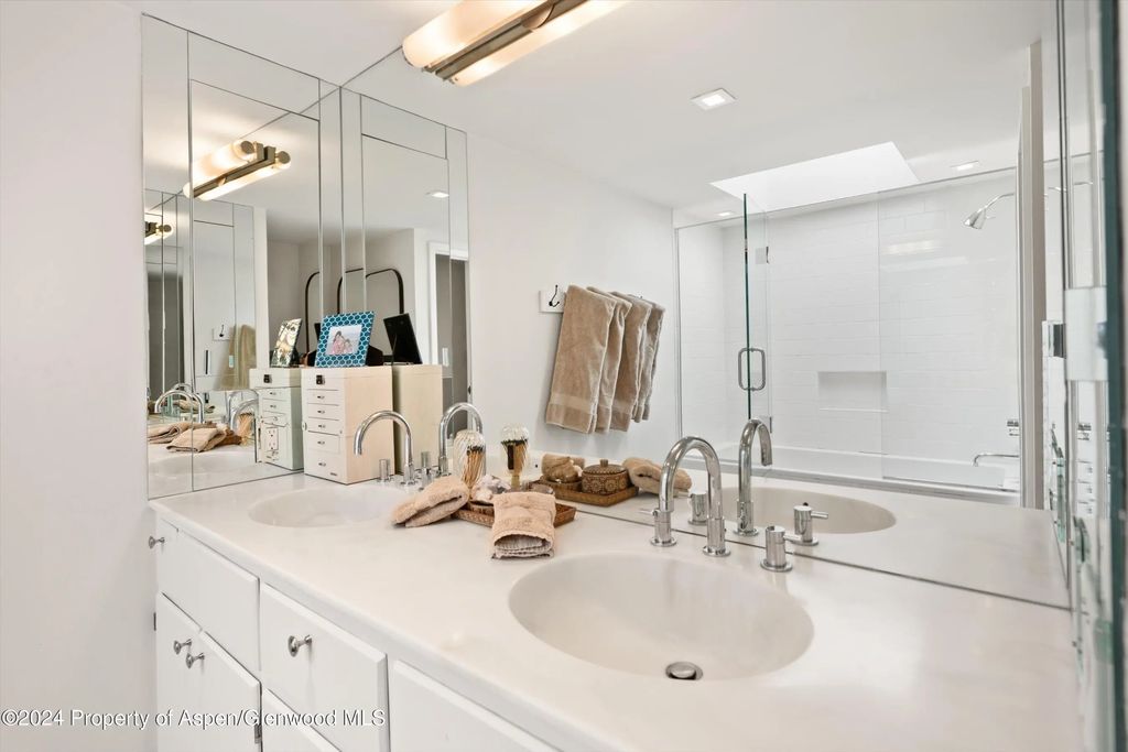 24 of 44 - 721 Meadowood Drive, Aspen, CO