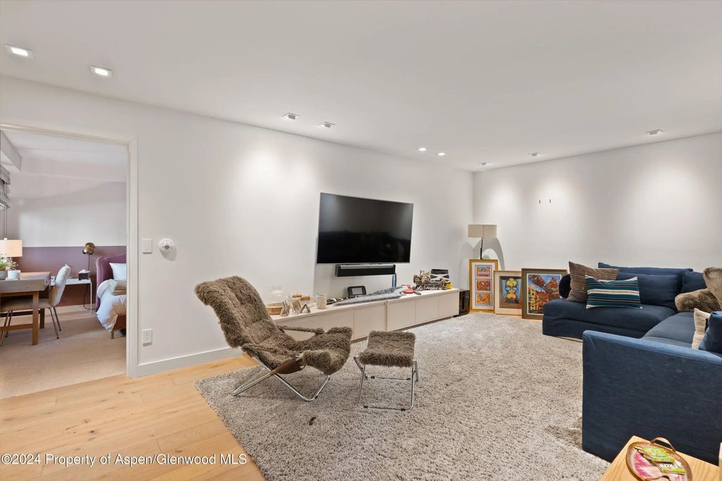 26 of 44 - 721 Meadowood Drive, Aspen, CO