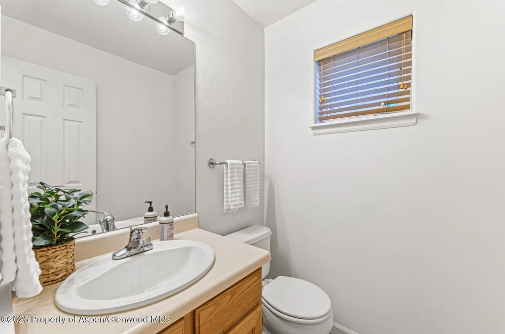 10 of 23 - 832 Donegan Road Unit B, Glenwood Springs, CO
