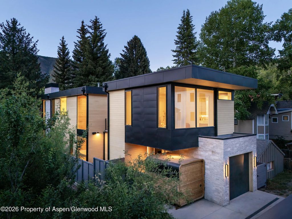 219 W Bleeker Street, Aspen