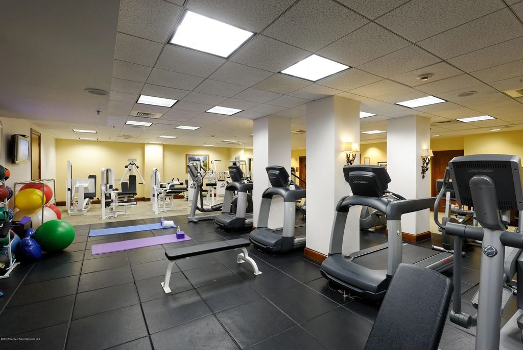 12 of 19 - 0075 Prospector Road Unit 8106 Winter Interest 6, Aspen, CO