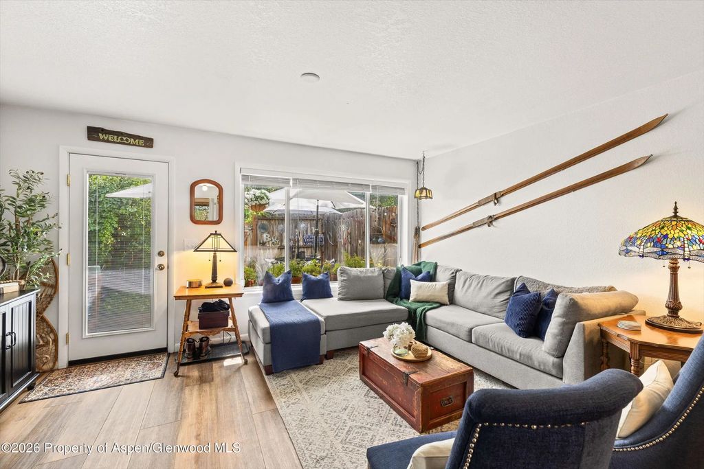 405 Park Avenue B2, Basalt