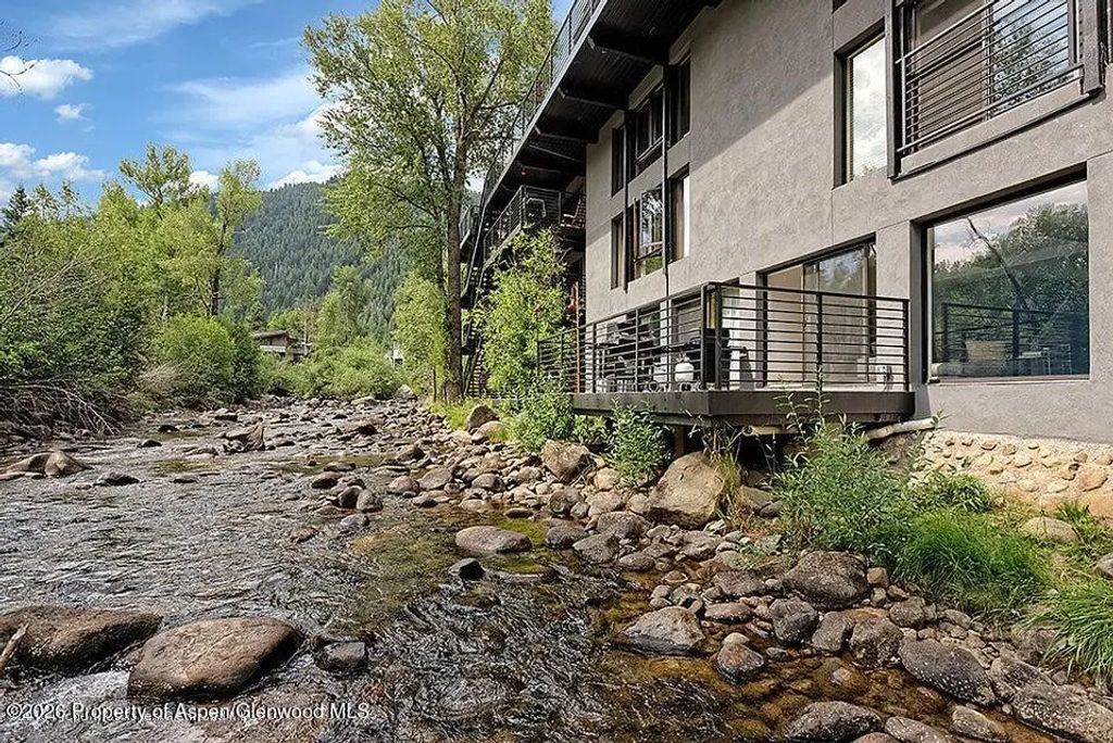 38 of 42 - 1039 E Cooper Avenue 19a & 21a, Aspen, CO