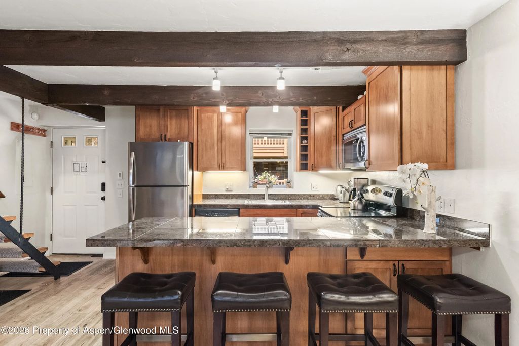 5 of 18 - 914 Waters Avenue 19, Aspen, CO