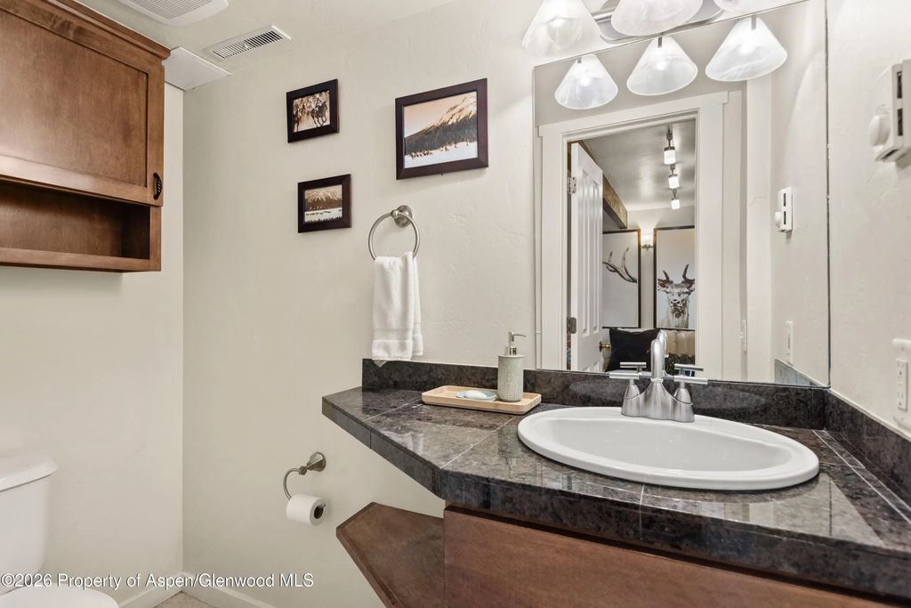 8 of 18 - 914 Waters Avenue 19, Aspen, CO