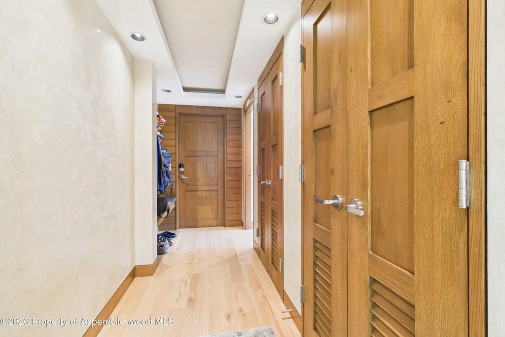 14 of 20 - 400 W Hopkins Avenue 6/7, Aspen, CO