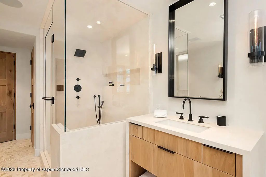 16 of 31 - 830 E Durant Avenue 8, Aspen, CO