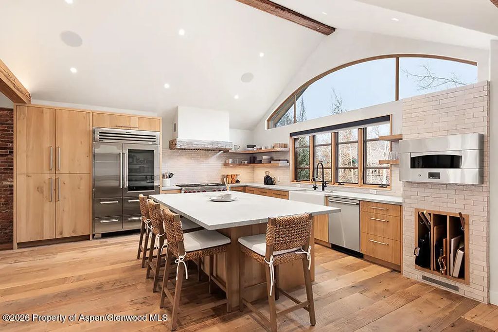 4 of 31 - 830 E Durant Avenue 8, Aspen, CO