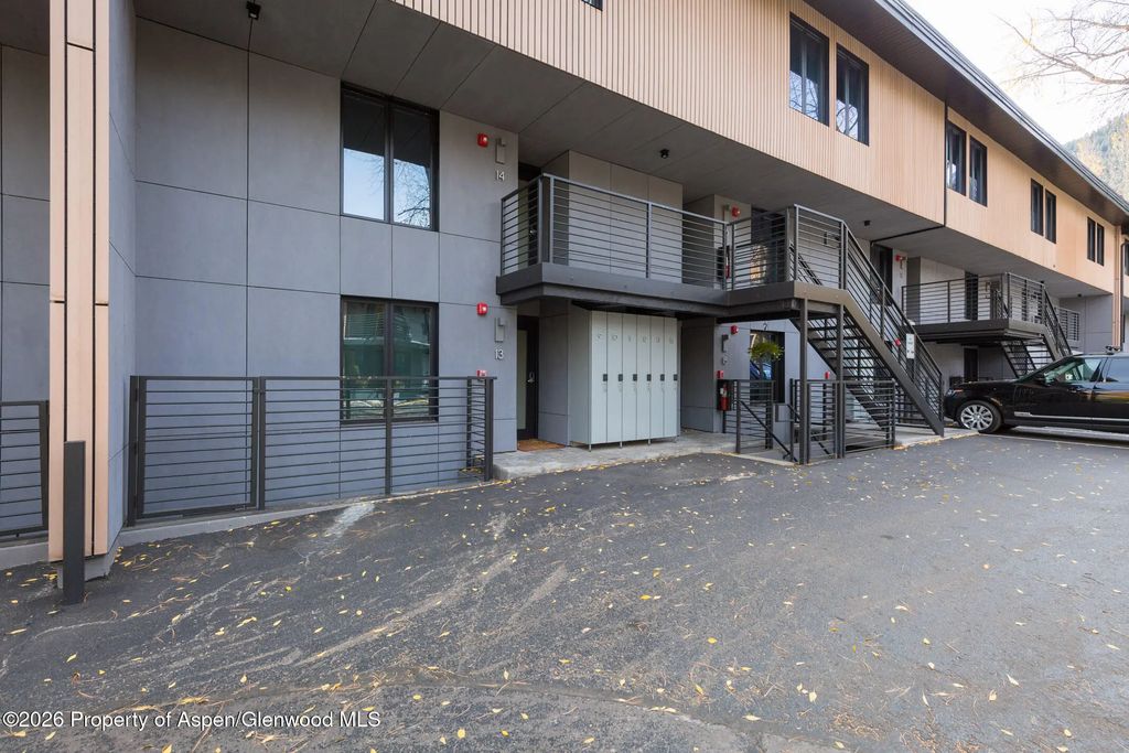 8 of 30 - 1039 E Cooper Avenue 13, Aspen, CO