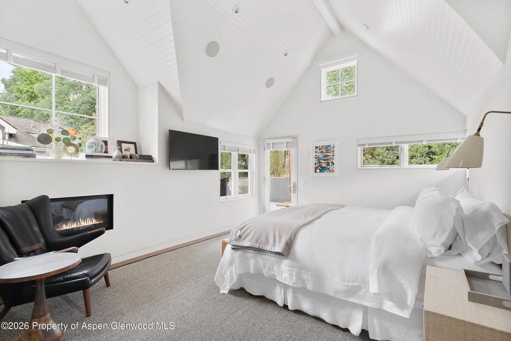 11 of 31 - 629 W Smuggler Street, Aspen, CO