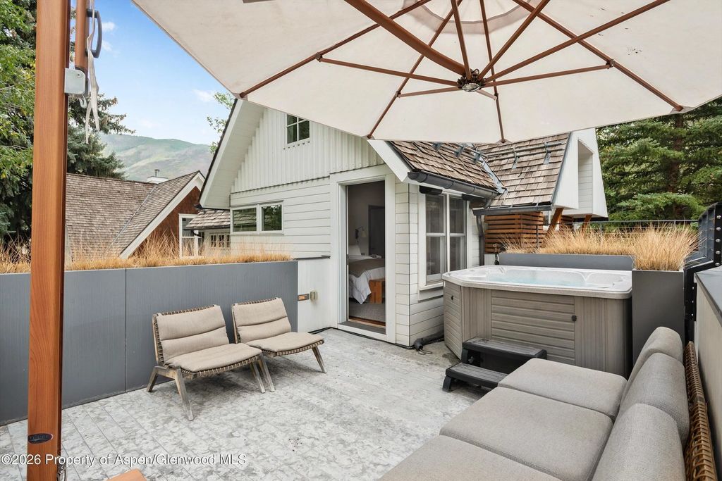 13 of 31 - 629 W Smuggler Street, Aspen, CO
