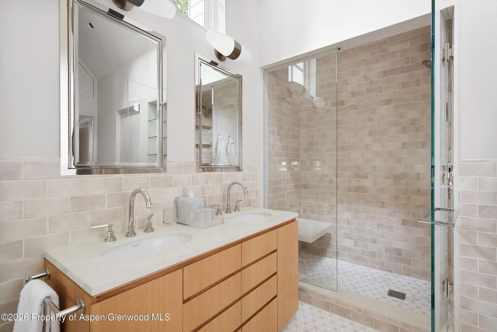 14 of 31 - 629 W Smuggler Street, Aspen, CO