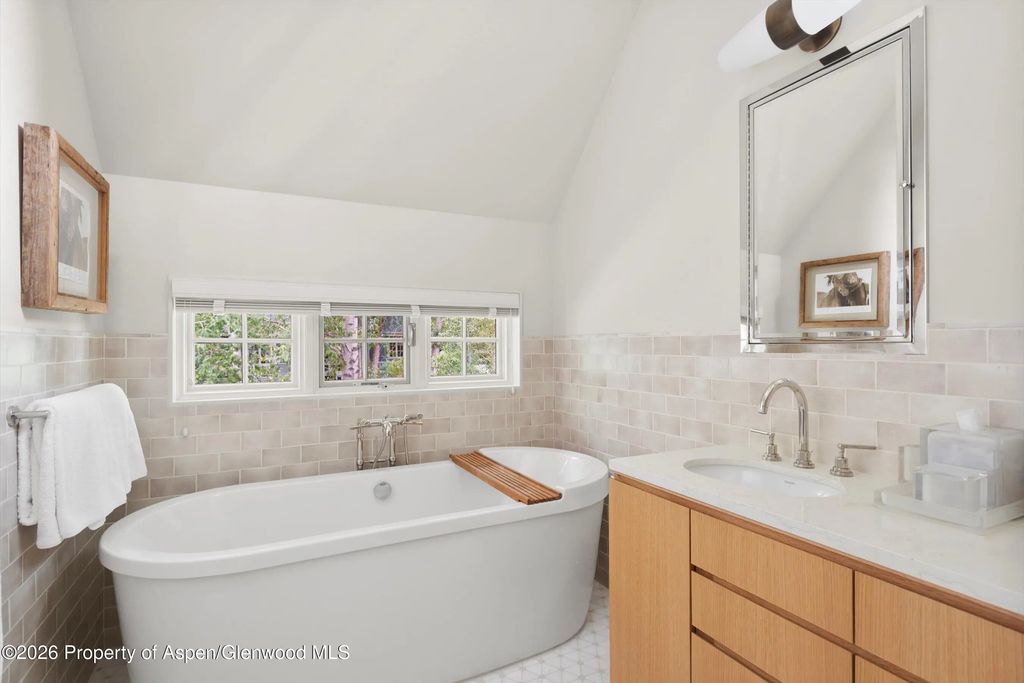 15 of 31 - 629 W Smuggler Street, Aspen, CO