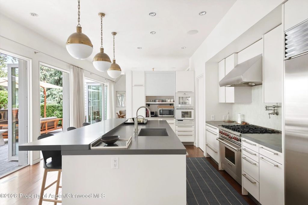 7 of 31 - 629 W Smuggler Street, Aspen, CO