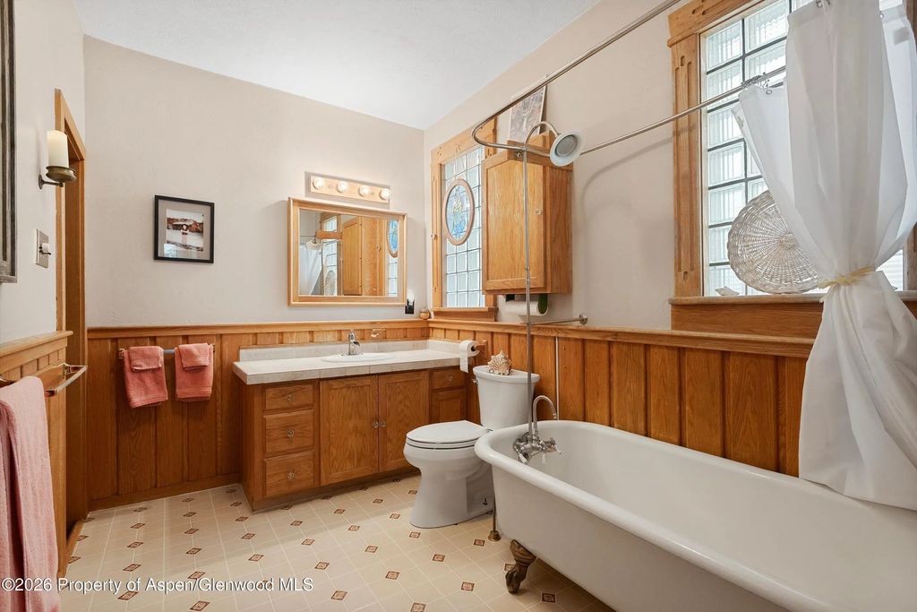 13 of 35 - 1017 Cooper Avenue, Glenwood Springs, CO