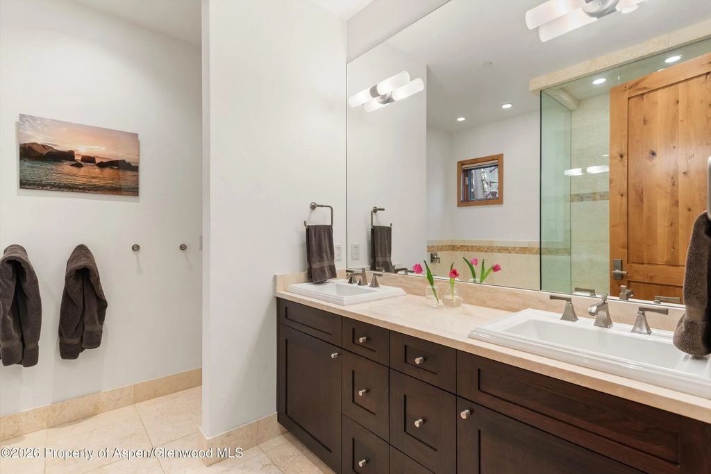 21 of 42 - 115 Park Avenue, Aspen, CO
