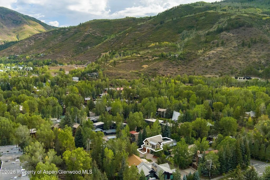 39 of 42 - 115 Park Avenue, Aspen, CO