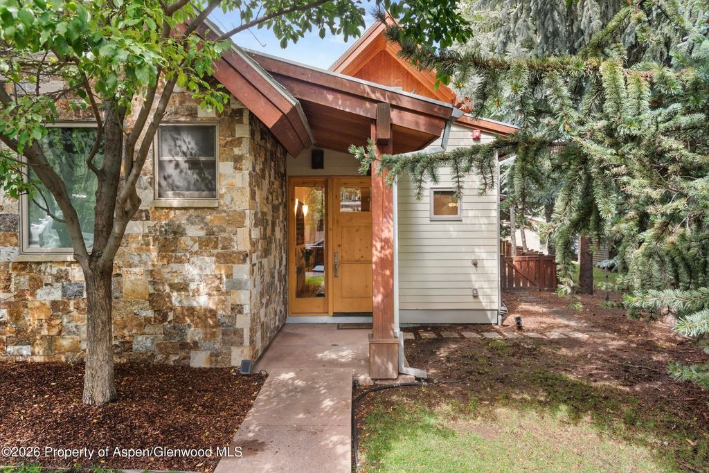 41 of 42 - 115 Park Avenue, Aspen, CO