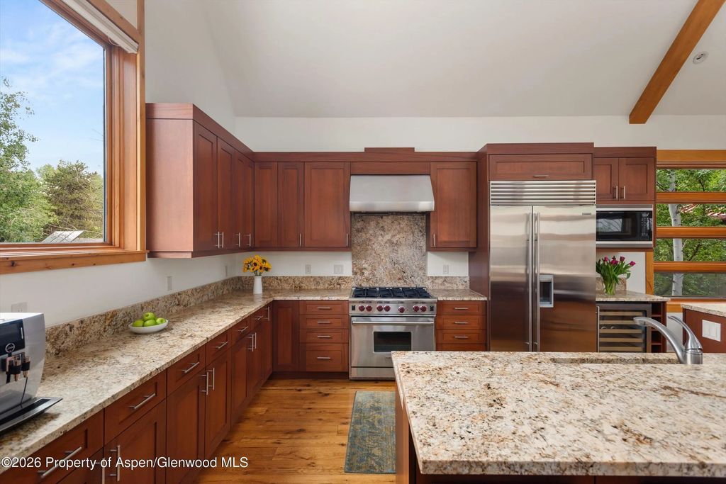 8 of 42 - 115 Park Avenue, Aspen, CO