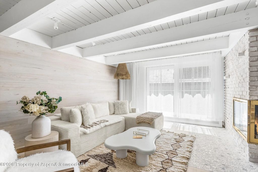 5 of 15 - 901 E Hyman Avenue 14, Aspen, CO