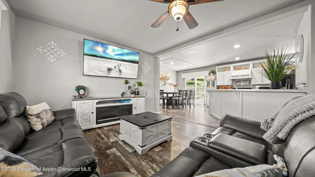 9 of 34 - 831 County Road 237, Silt, CO