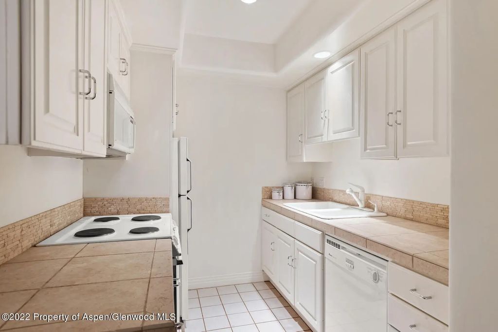 27 of 34 - 504 N 8th Street, Aspen, CO
