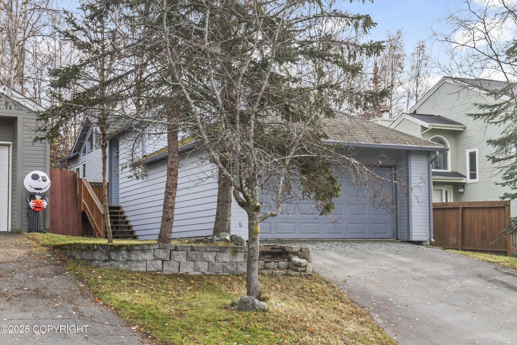 19143 Sarichef Loop, Eagle River