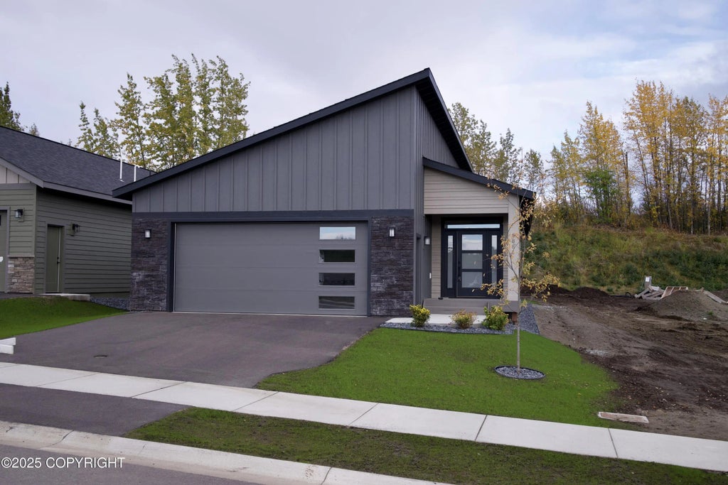 8881 Chalk Hill Loop, Anchorage