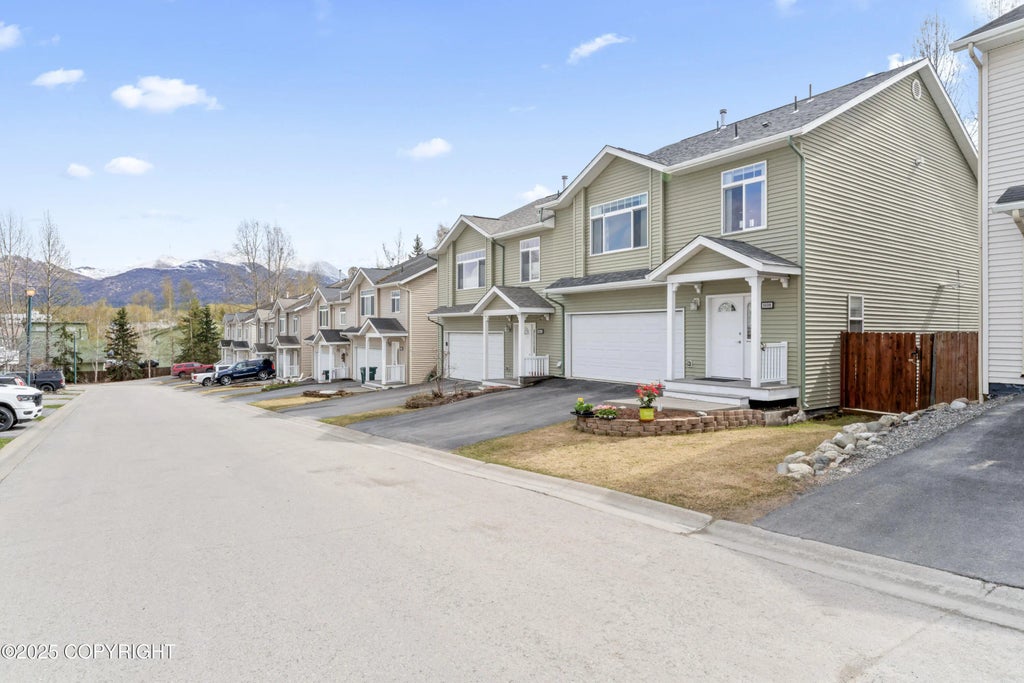 5608 Tudor Square Court 19, Anchorage