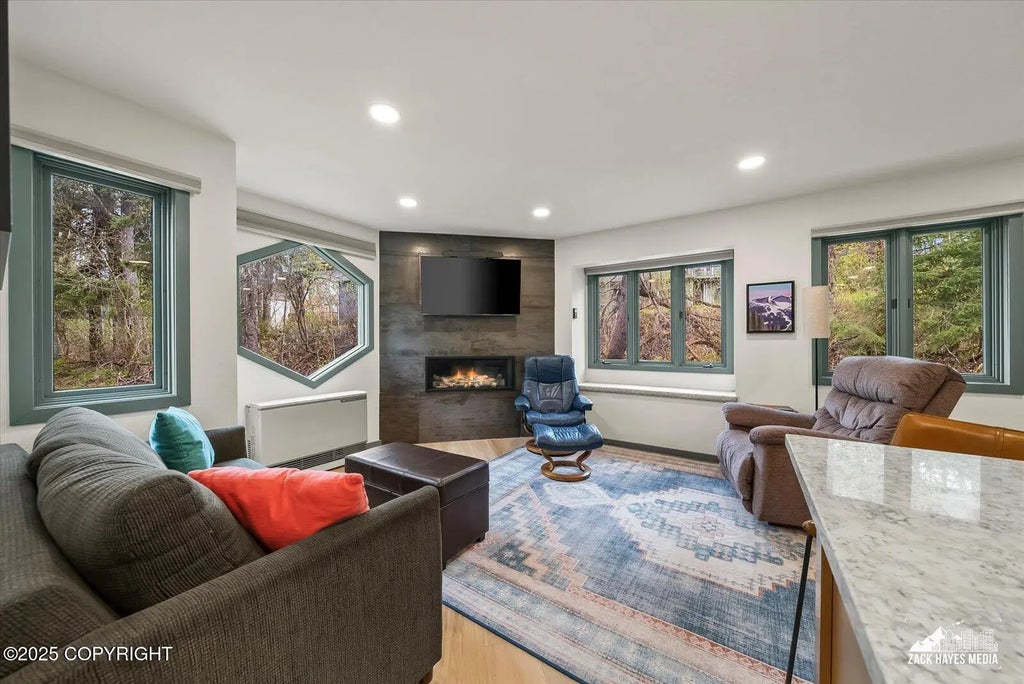 303 Crystal Mountain Road #b3, Girdwood