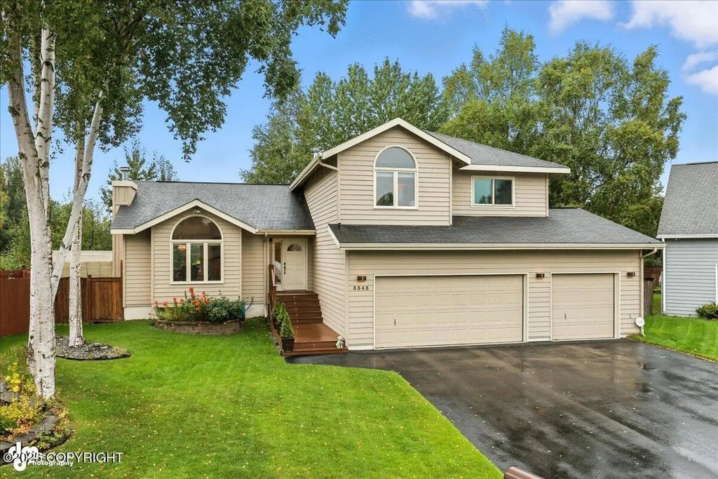 3345 Lake Park Circle, Anchorage