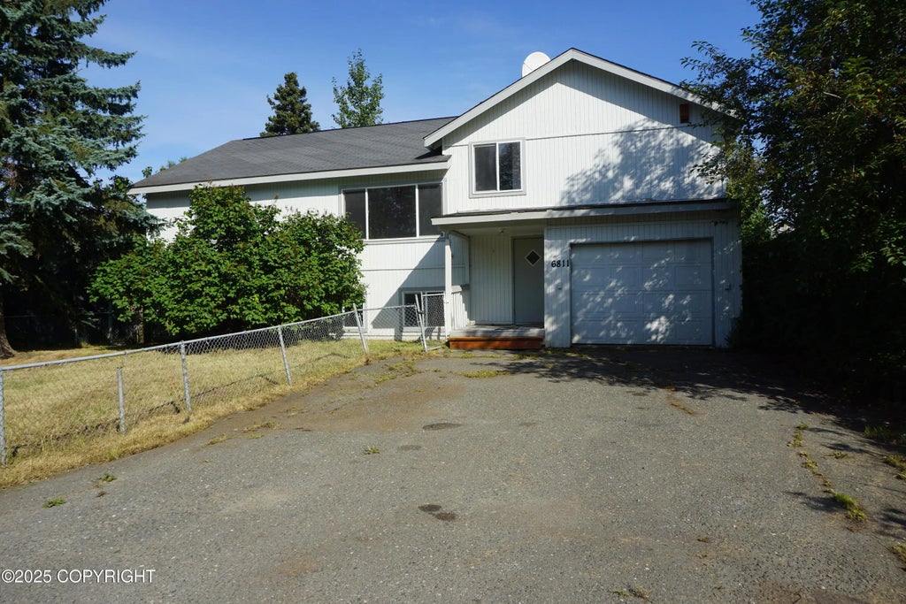 6811 E 11th Avenue, Anchorage