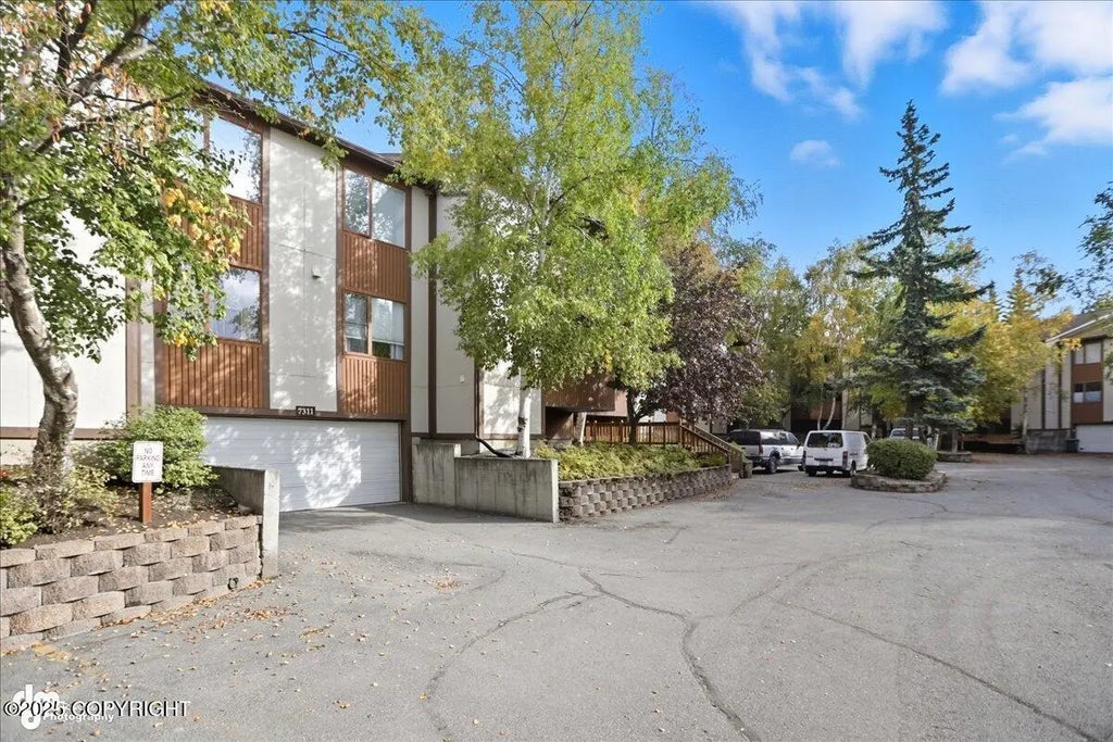 7311 Huntsmen Circle #22f, Anchorage