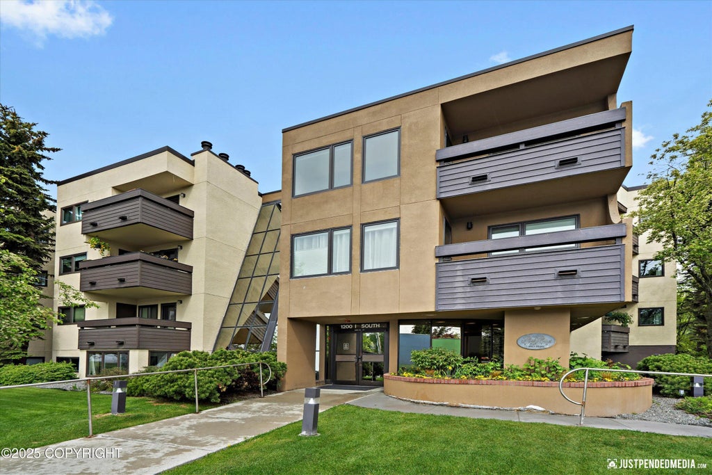 1200 I Street #503, Anchorage