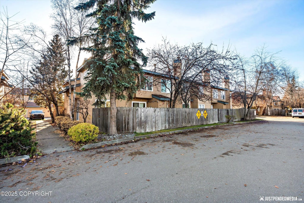 6420 E Northern Lights Boulevard #7h, Anchorage