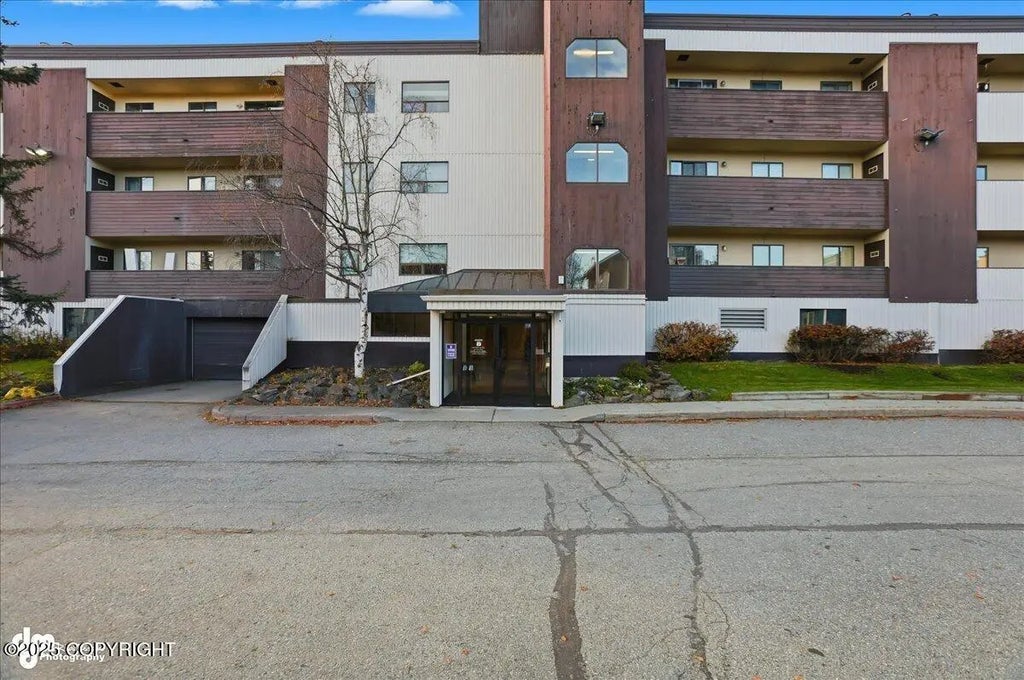 5300 E 4th Avenue #104, Anchorage